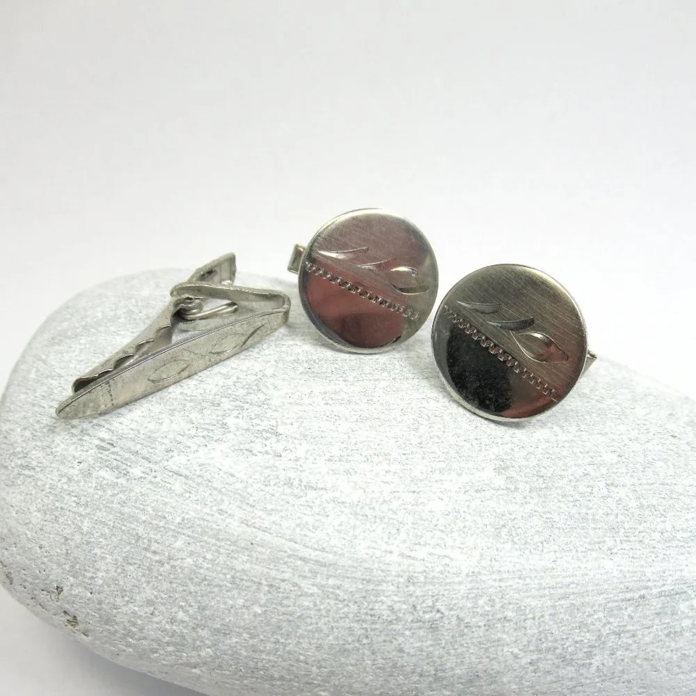 Vintage Cufflinks and matching Tietack